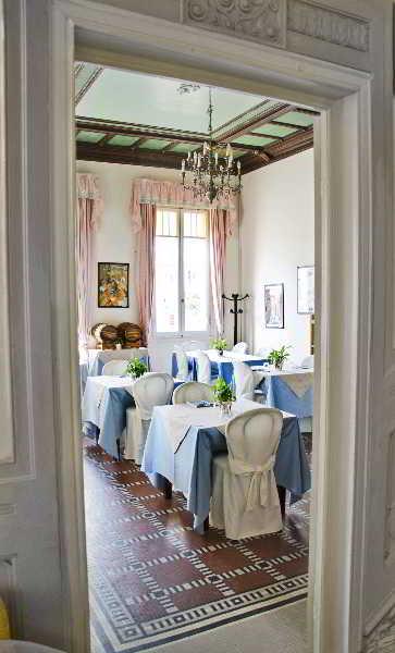 וירג'יו Hotel Apollo מראה חיצוני תמונה