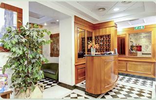 וירג'יו Hotel Apollo מראה חיצוני תמונה